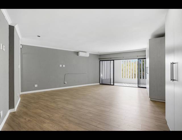 6 BEDROOM HOUSE FOR SALE IN BRYANSTON